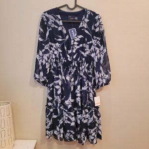 "Just Taylor" Navy dress with chiffon sleeves size 2